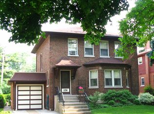 238 Gillick St, Park Ridge, IL 60068