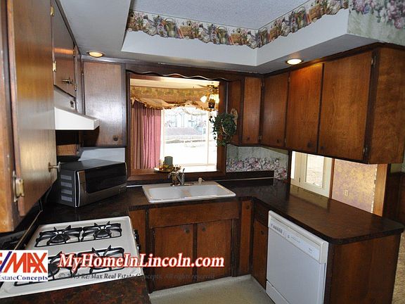 4th image of 5801 Cedarwood Dr