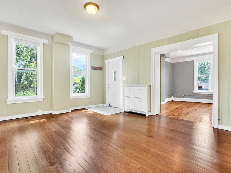 258 Allen Ave — Photo 5