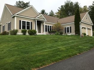 33 Hancock Dr, Bedford, NH 03110