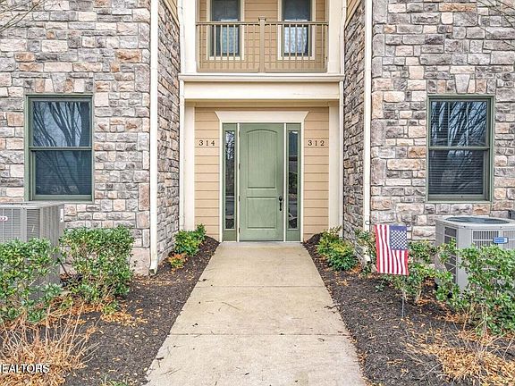 5th image of 312 Waterside Cir