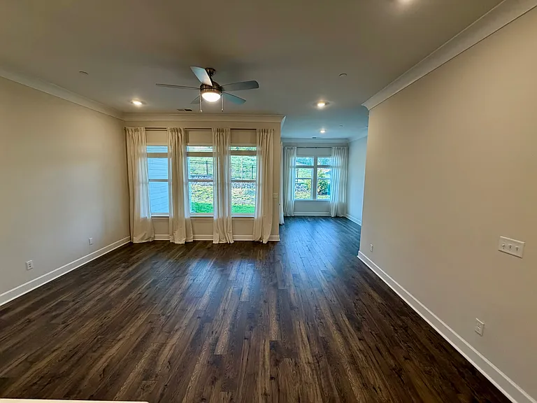 310 Buckwood Ln — Photo 8