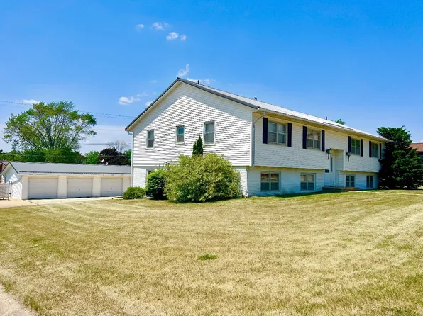 214 8th Ave SE #4, Oelwein, IA 50662