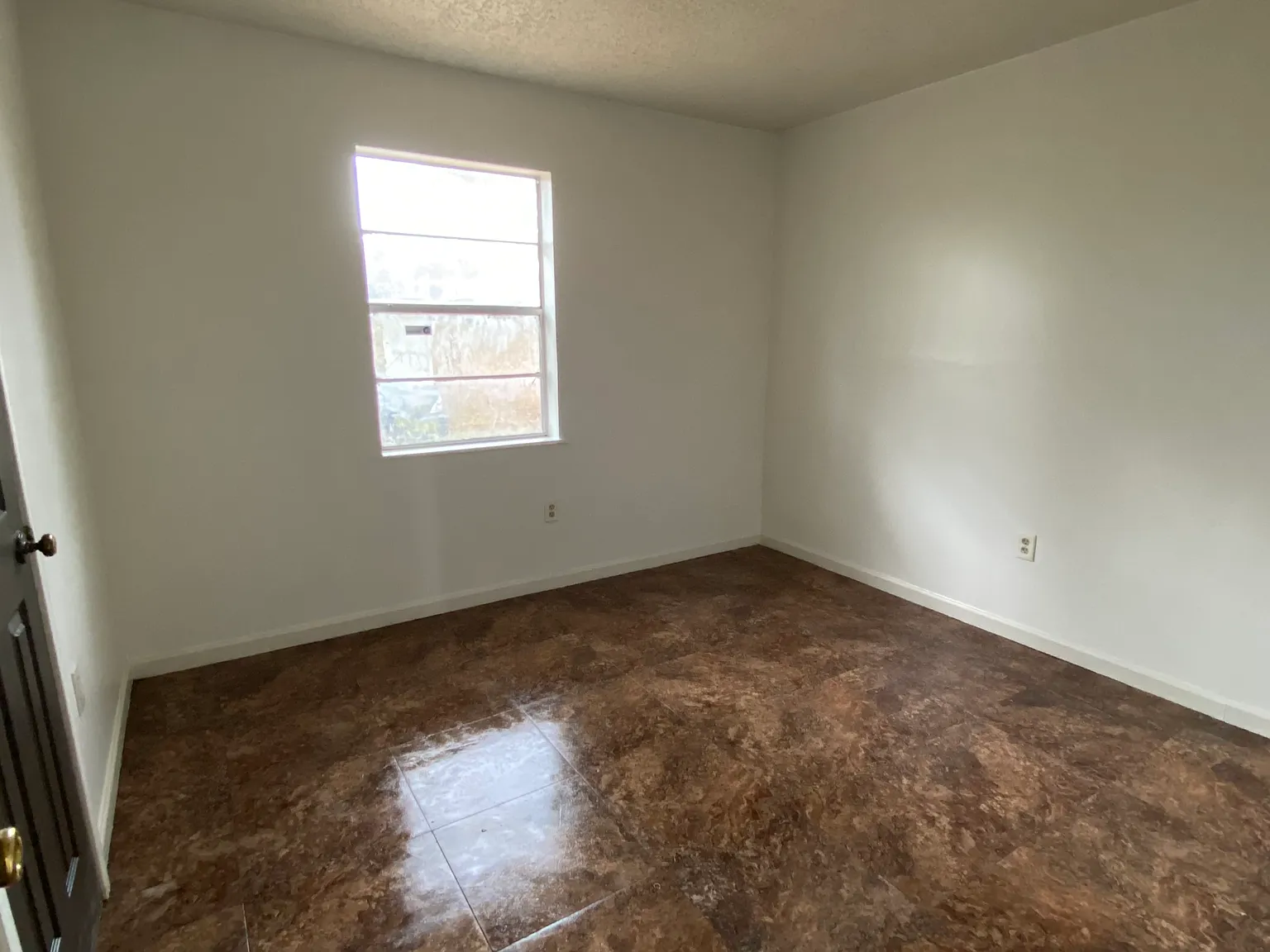3 bed, 1.5 bath, 1000 sqft, $1,550 — Photo 4