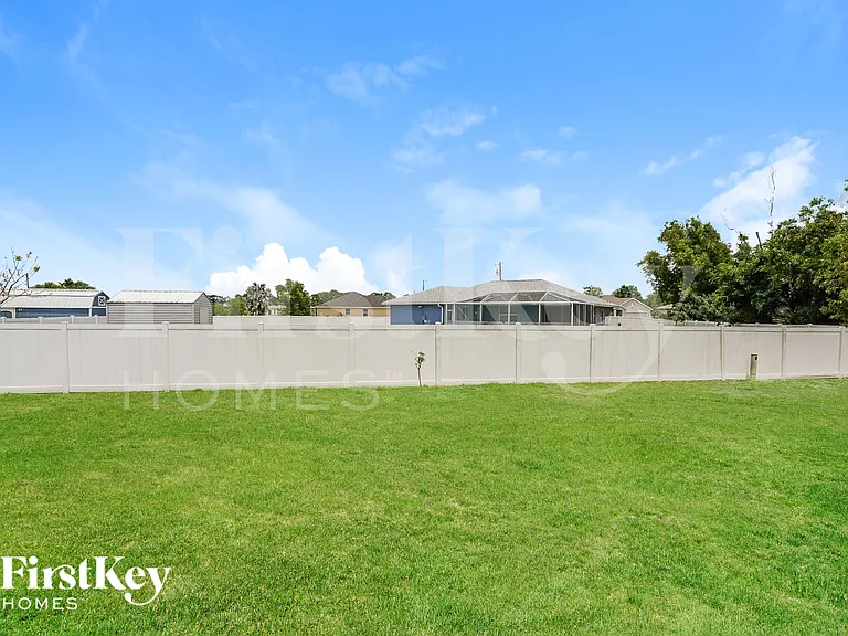 3229 NW 1st Ave — Photo 14
