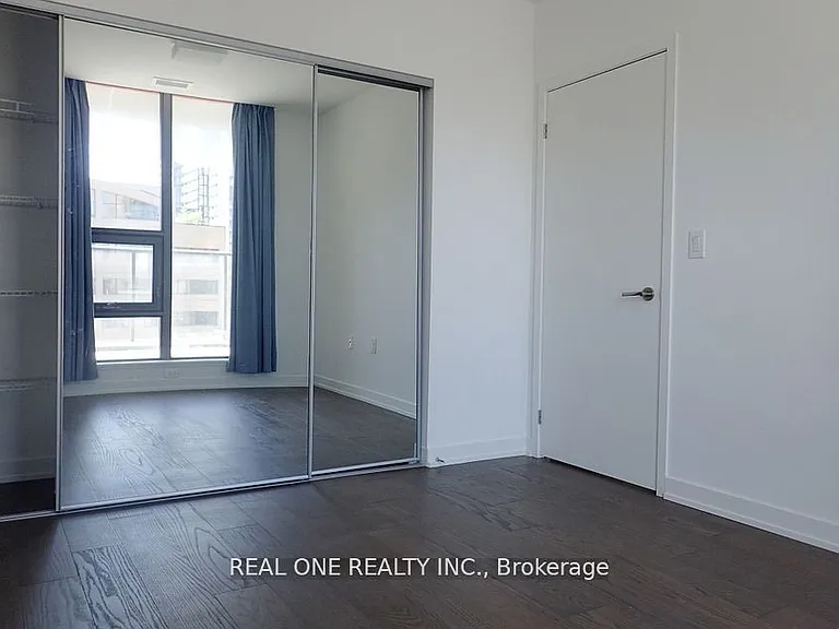 11 Wellesley St W #716 — Photo 10