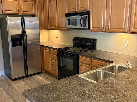 3rd image of 2220 Brookville Drive #A