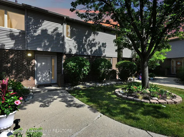 929 Grenoble Dr Unit B, Lansing, MI 48917