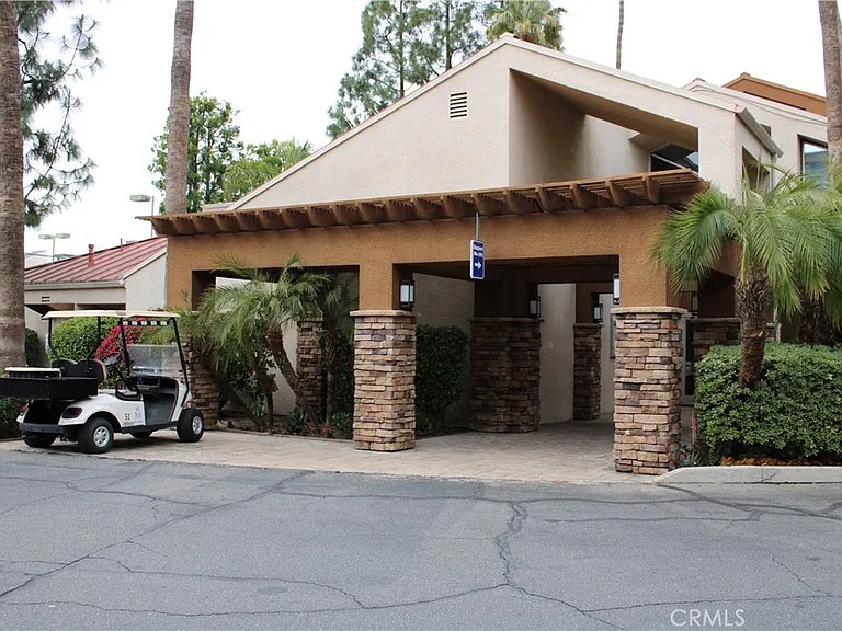 21520 Burbank #211 — Photo 4
