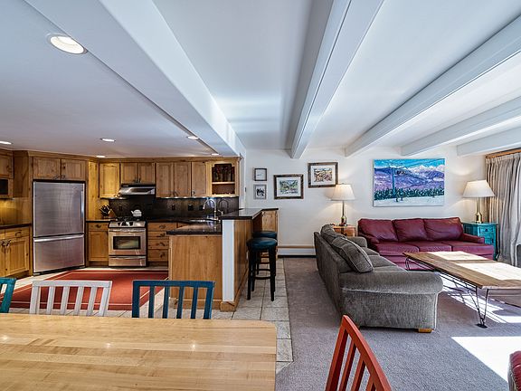 5th image of 390 E Lionshead Cir #101
