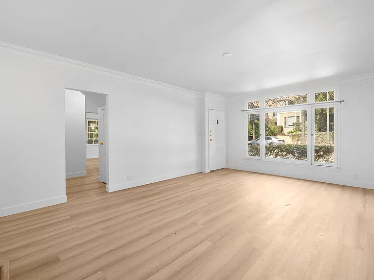 7414 Hollywood Blvd — Photo 10