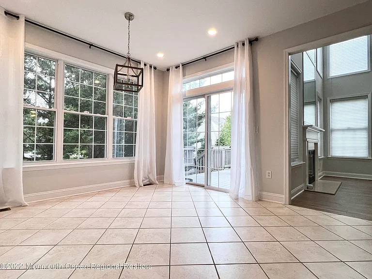 1 Hendrickson Ct — Photo 18