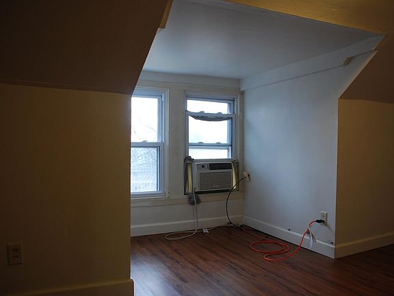 5th image of 356 E 14th Ave APT 4