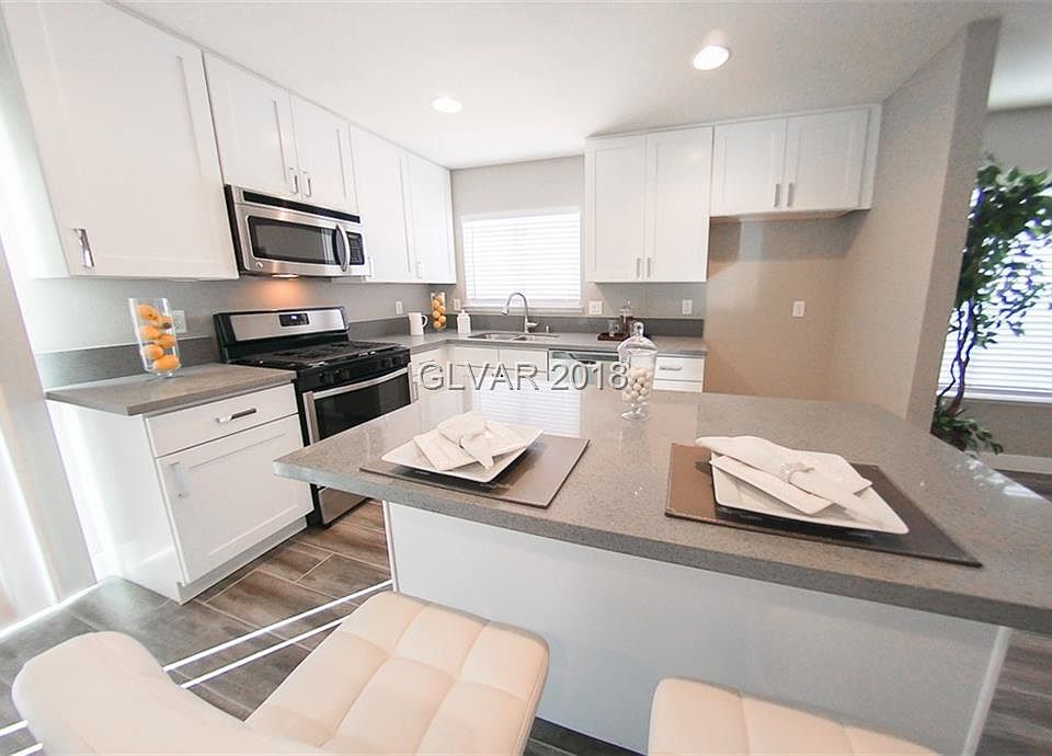 1st image of 1700 Kismet Cir