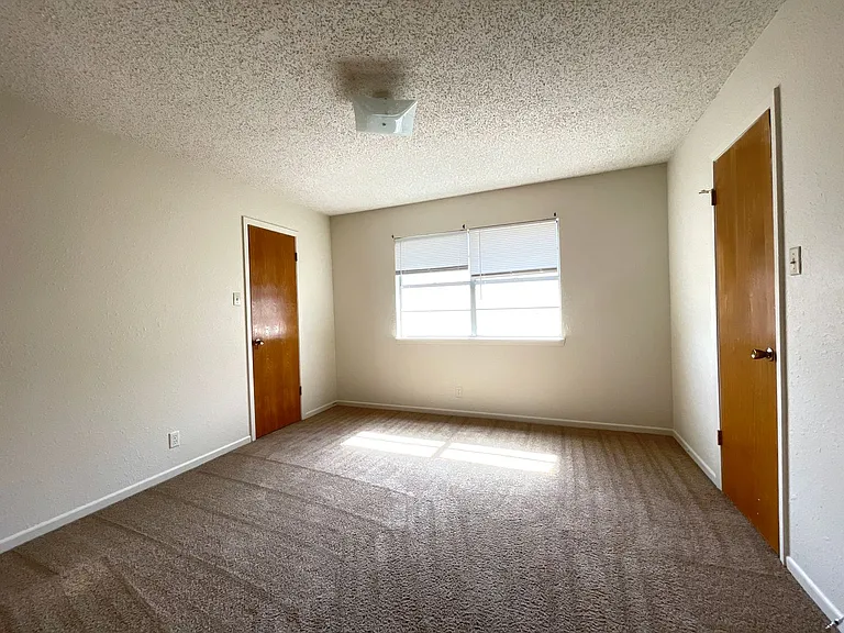 3609 Hereford Dr — Photo 13