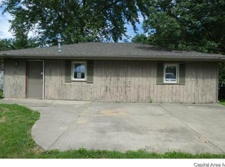 122 13th St, Pawnee, IL 62558