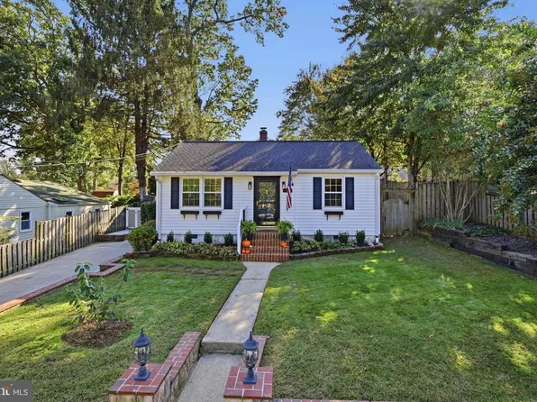 10927 Milburn St, Fairfax, VA 22030