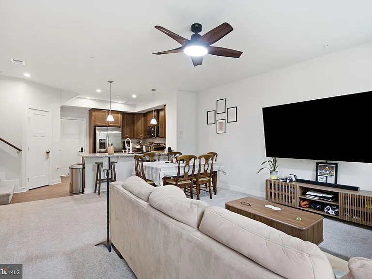 212 Matisse Pl — Photo 17