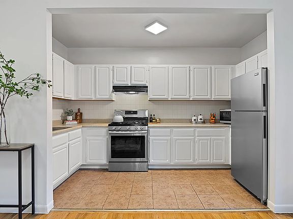 3rd image of 2041 5th Ave APT 2B