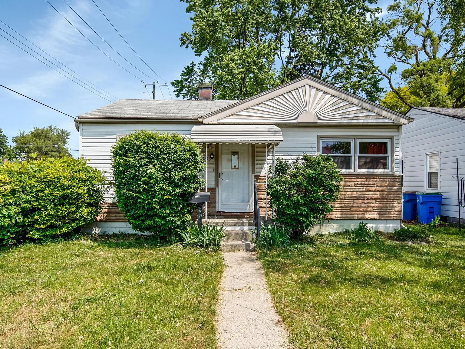 2 bed, 700 sqft, $1,300 — Photo 3