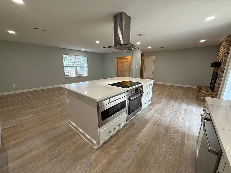 420 Dolphin St — Photo 9