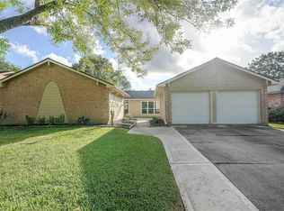 16122 Tibet Rd, Friendswood, TX 77546