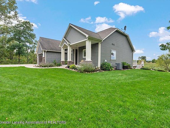 3rd image of 3593 E Haslett Rd