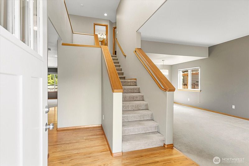 3rd image of 801 Darwins Way