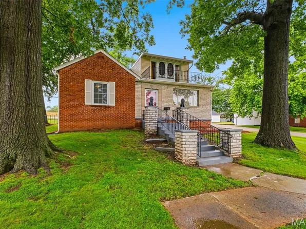 411 Cherry Ln, Warrenton, MO 63383