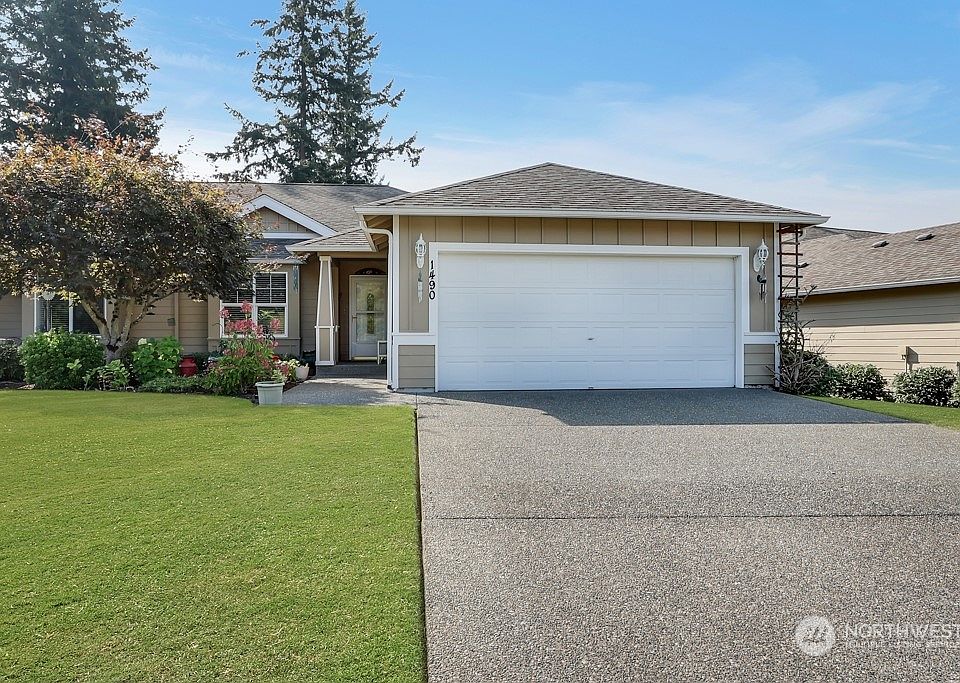 ~Welcome Home to Sought-After Ridge Haven Condos in Enumclaw~>