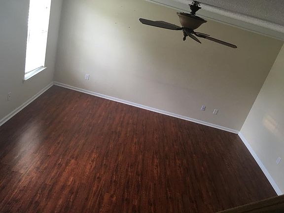 3rd image of 4887 Habersham Ln