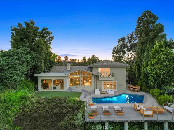 10820 Savona Rd, Los Angeles, CA 90077