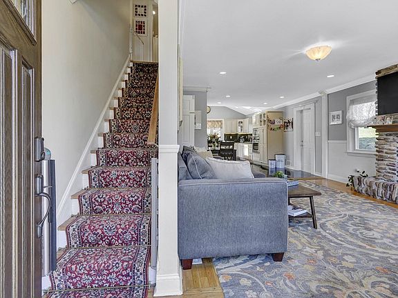 2nd image of 594 Ashford Ave