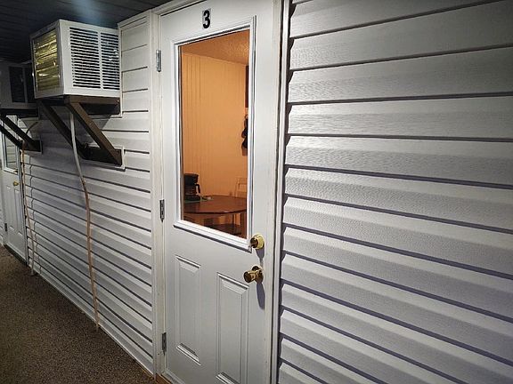 4th image of 707 W Race St #3