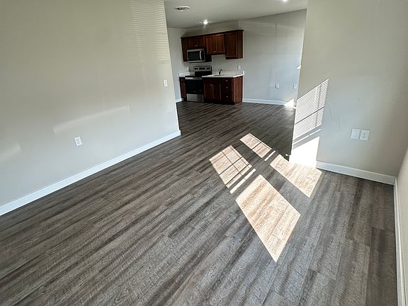 4th image of 1877 Alamo Way