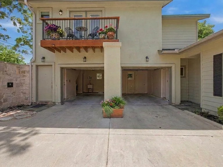1315 W Anderson Ln #A — Photo 5