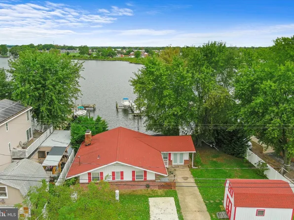 8406 Cove Rd, Baltimore, MD 21222