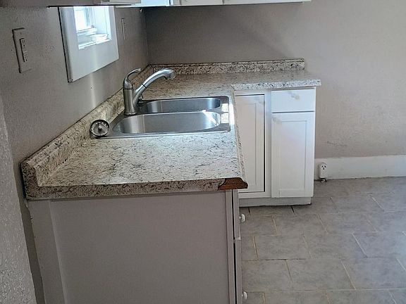 4th image of 255 S 5th St Rear 1
