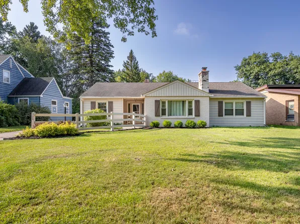326 Rolfe Rd, Dekalb, IL 60115
