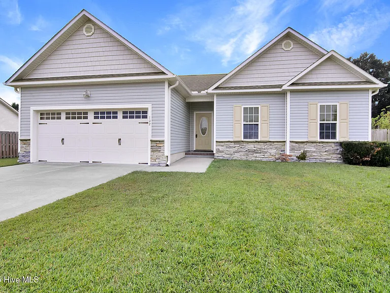 102 Conley Hills Dr — Photo 1