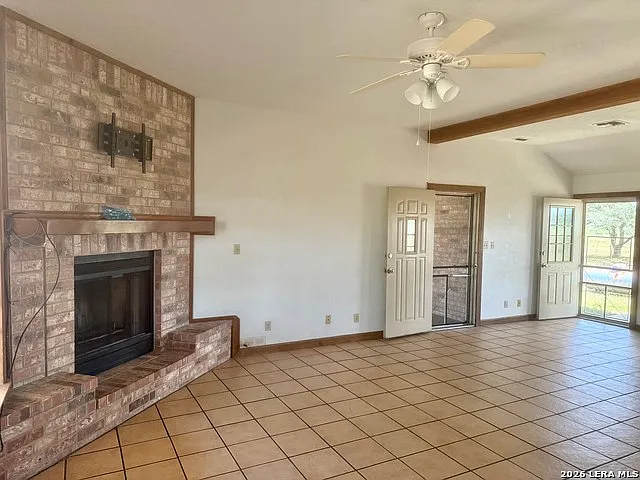 3 bed, 2.0 bath, 1288 sqft, $1,750 — Photo 4