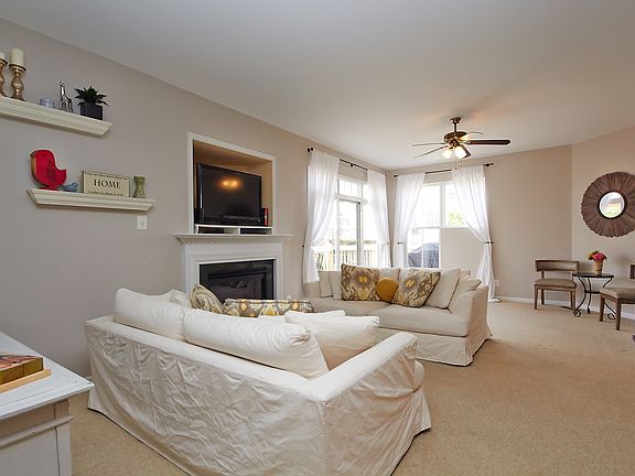 3rd image of 42522 Regal Wood Dr