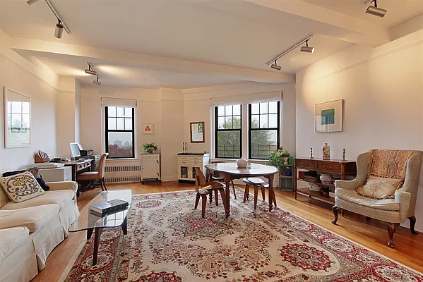 Sold by Corcoran | media 21