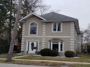 6716 W Harts Rd, Niles, IL 60714