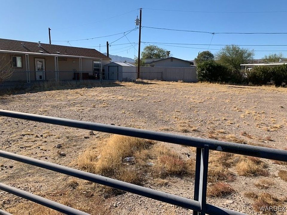 2nd image of 2043 Hualapai Drive