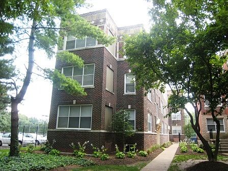 5th image of 5574 Pershing Ave APT 14