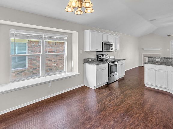 5th image of 11829 Gold Creek Dr E