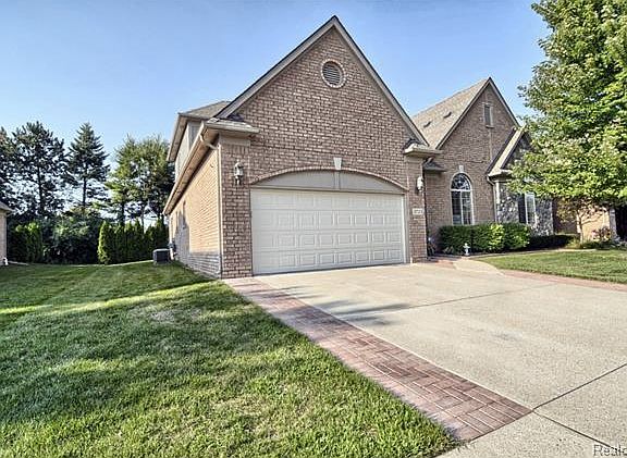 2nd image of 2723 Kentwood Dr