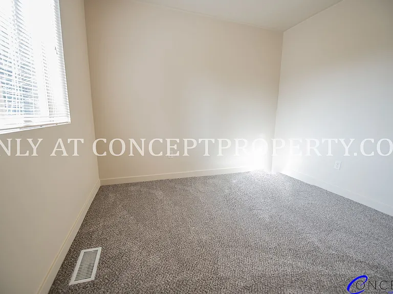 Huntington — Photo 38