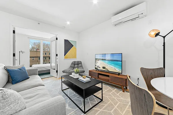 Rented by MNS | media 8